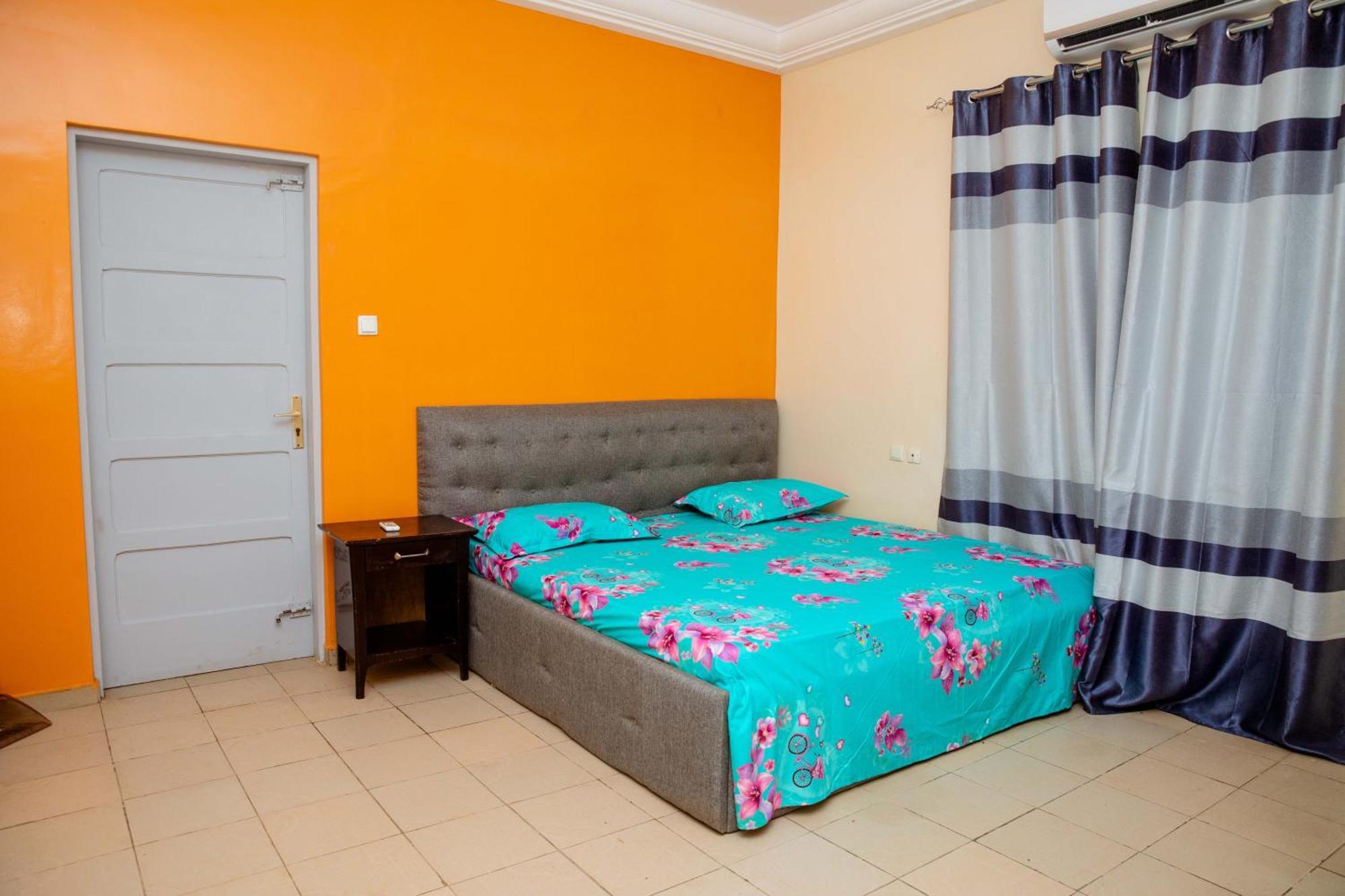 Studio Residence Condominium لومي المظهر الخارجي الصورة